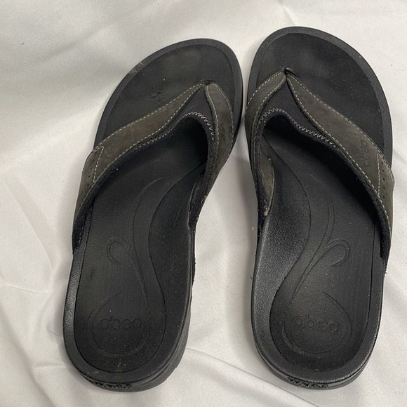 Abeo orthopedic type flip flops. Black with a supportive arch. - Picture 2 of 4